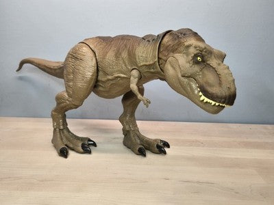 Jurassic World Legacy Collection Extreme Chompin Tyrannosaurus Rex 18"