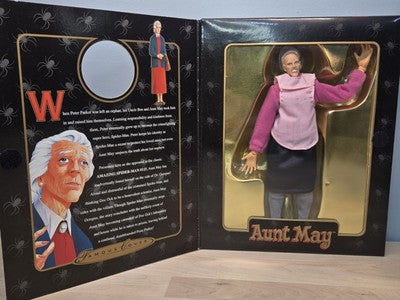 1997 Aunt May - Famous Cover Marvel Series 8" Action Figure Spider Man